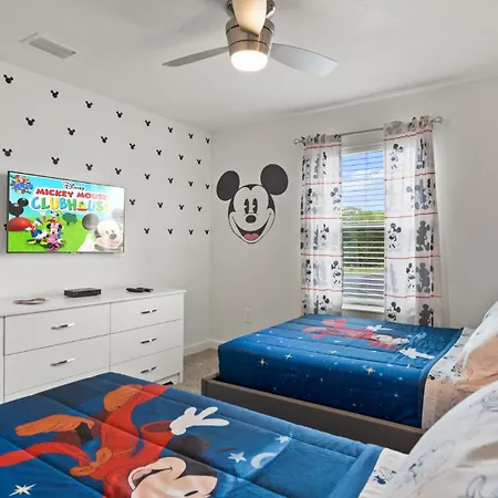 Stunning Townhouses 5 Minutes Away Disney!